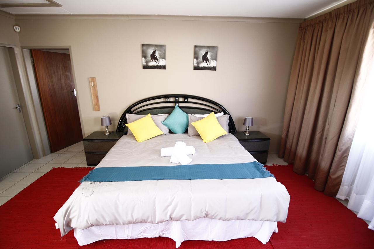 Waterfall Guesthouse Midrand Exterior foto